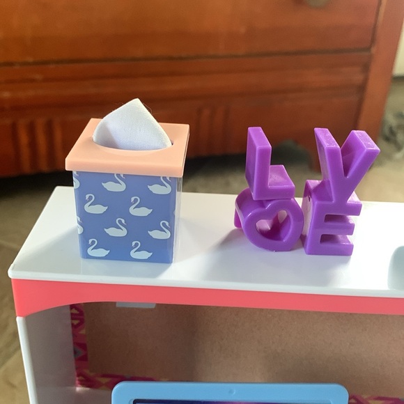 18” Doll Desk Set. 12 pieces. - Picture 5 of 7